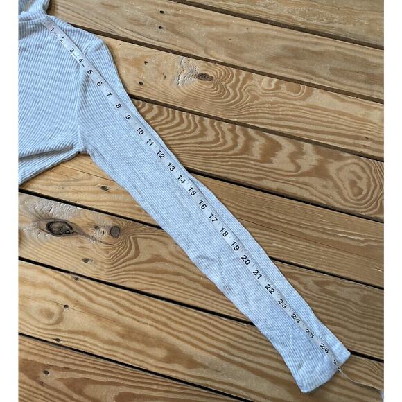 NEW Karen Kane Ribbed Turtleneck Top Size Small Women’s Gray - Picture 7 of 8